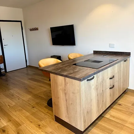 Appartement Cellerese 2 *